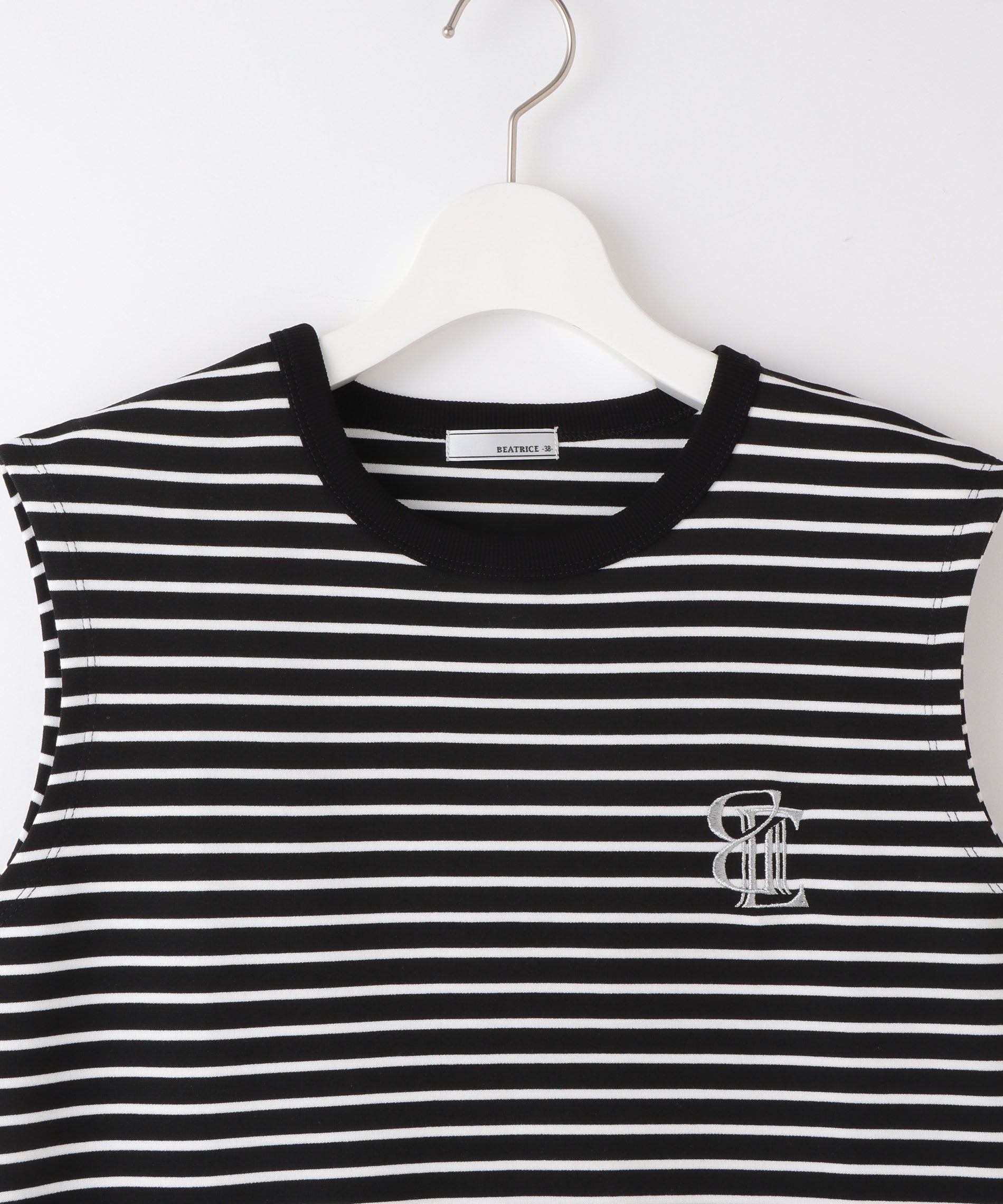 エンブレム刺繍ノースリーブトップス – FACE SANS FARD