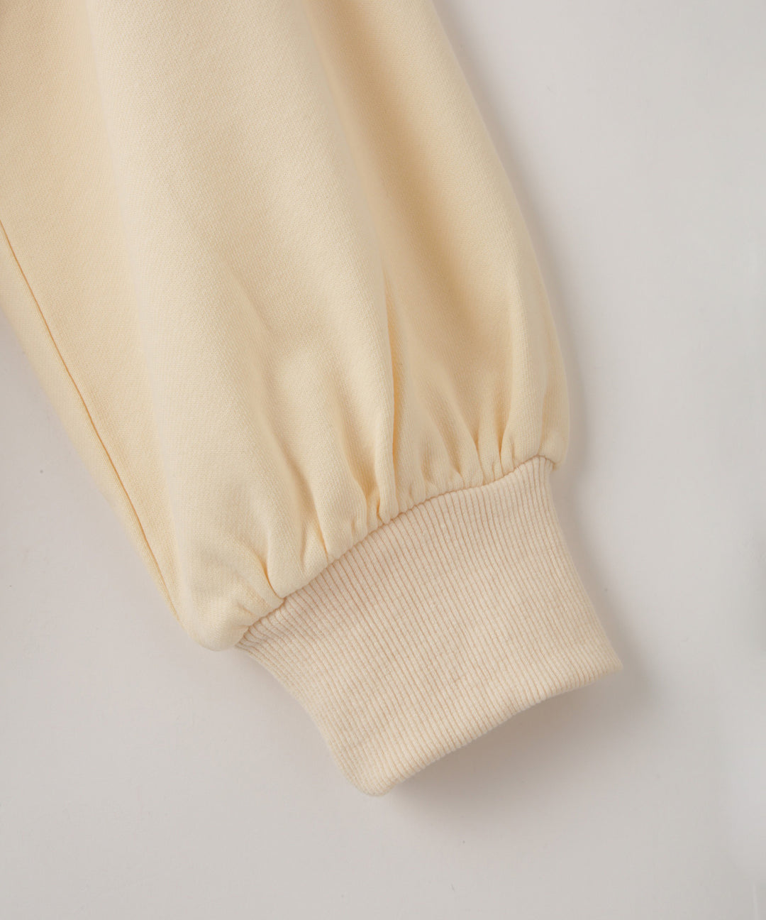 スパンコール刺繍スウェットパーカー