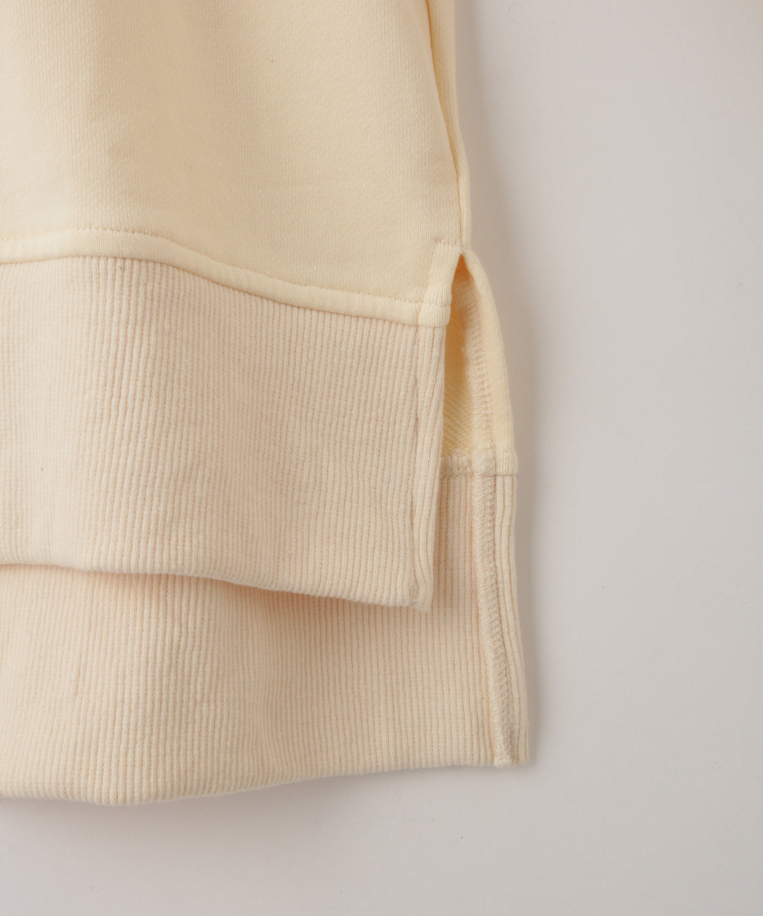 スパンコール刺繍スウェットパーカー