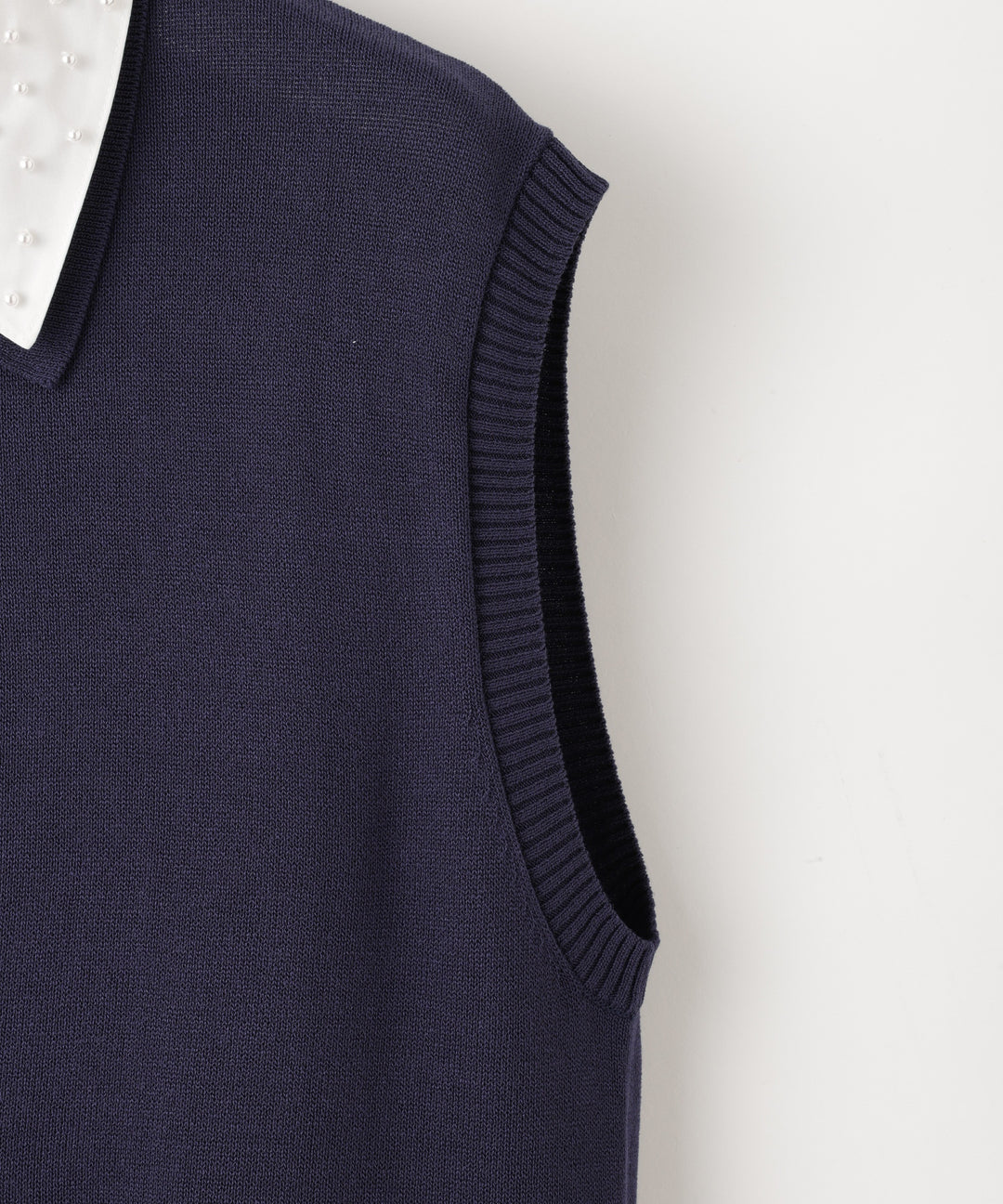 Shirt-Collared Sleeveless Knit