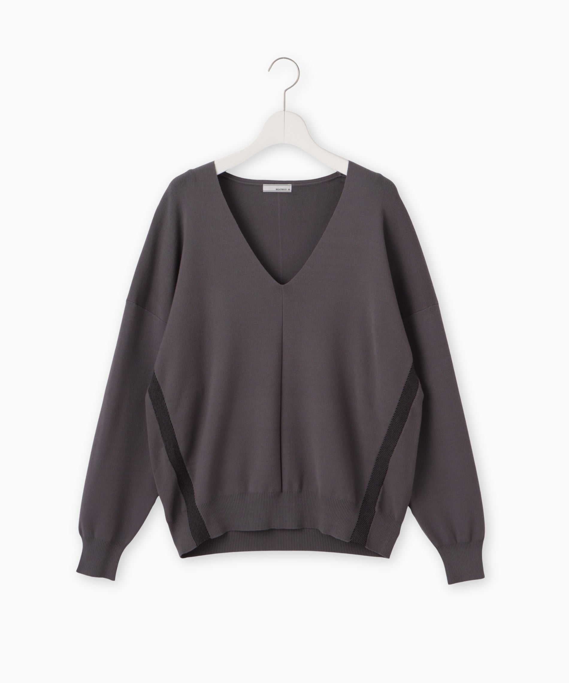 【新品・試着のみ】Chacott Vネックリブニットトップス ダークグレー Vネックショート丈ニット（ニット/セーター）｜CHAN ME