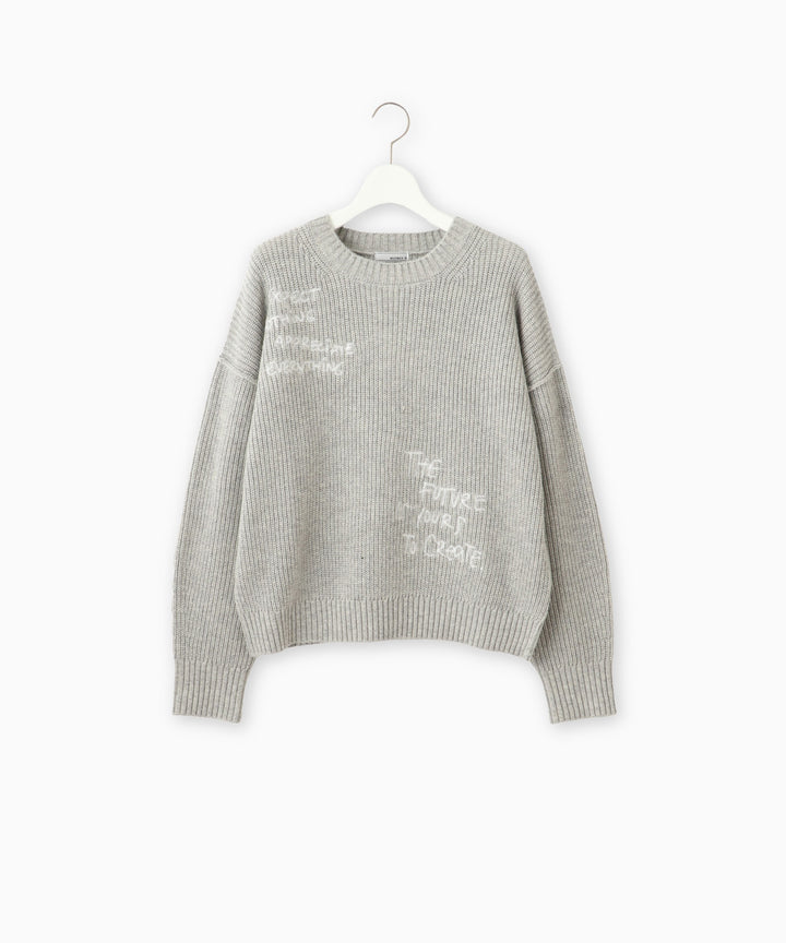 レタリング刺繍クルーネックニット