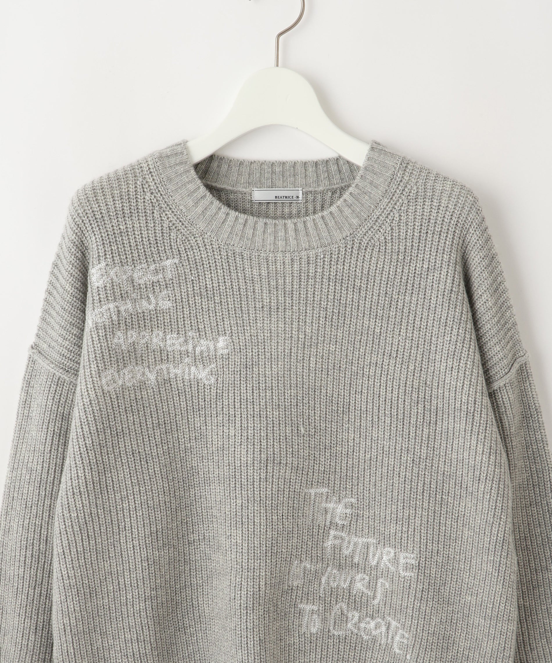 レタリング刺繍クルーネックニット – FACE SANS FARD