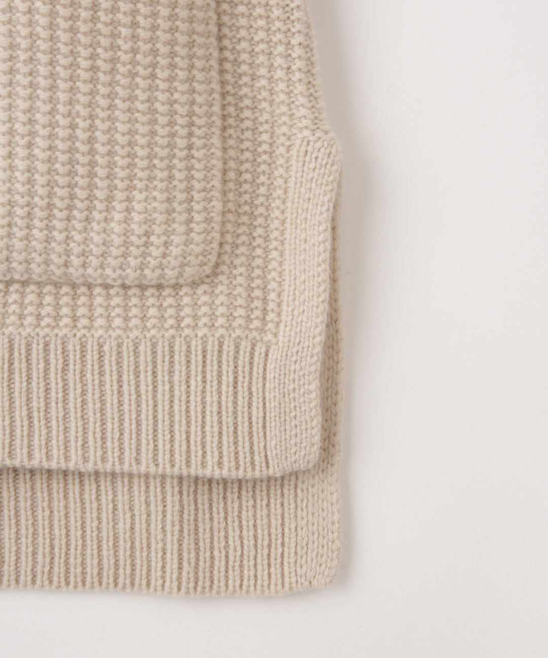 ワッフル風地柄ニットベスト