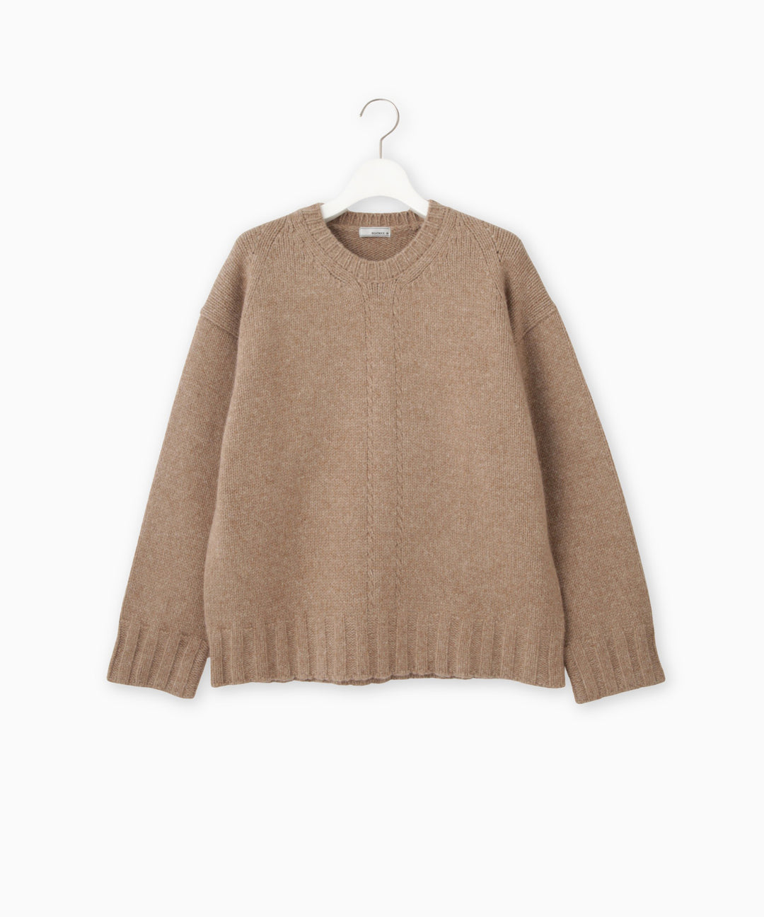 センターケーブル編みニット