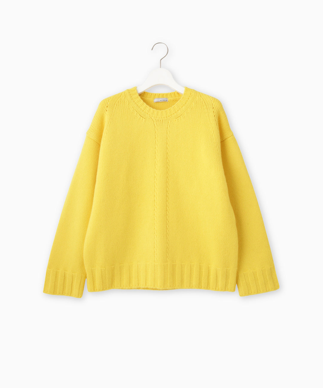 センターケーブル編みニット