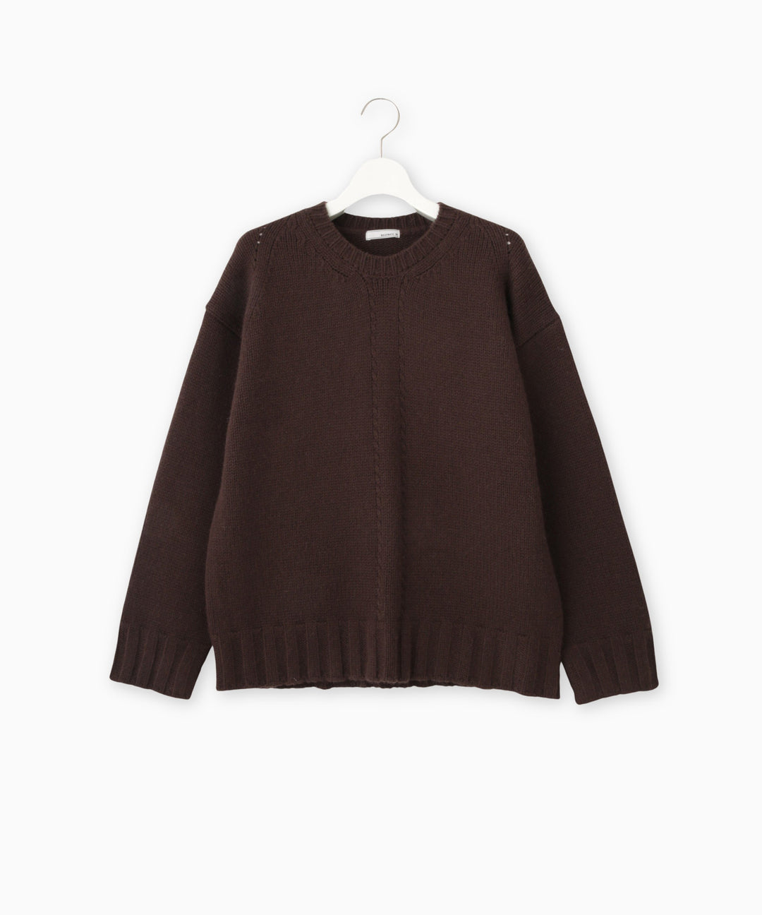 センターケーブル編みニット