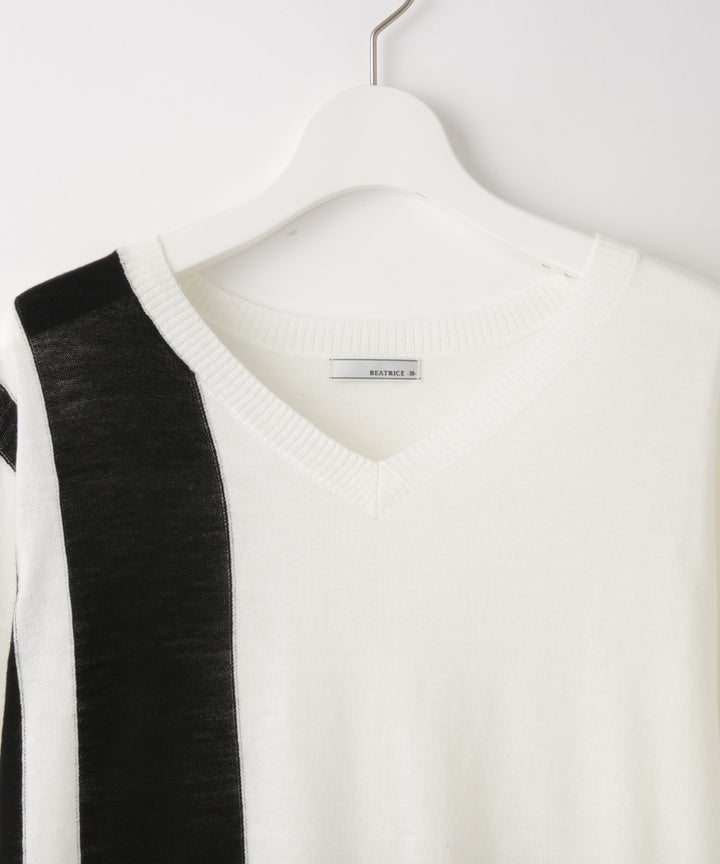 幾何学ラインクルーネックニット