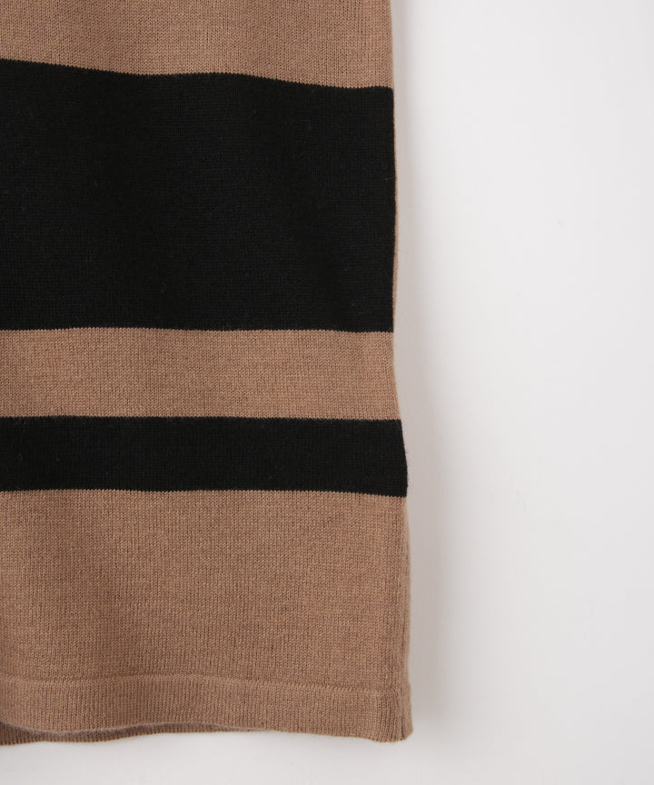 幾何学ラインハイネックニット