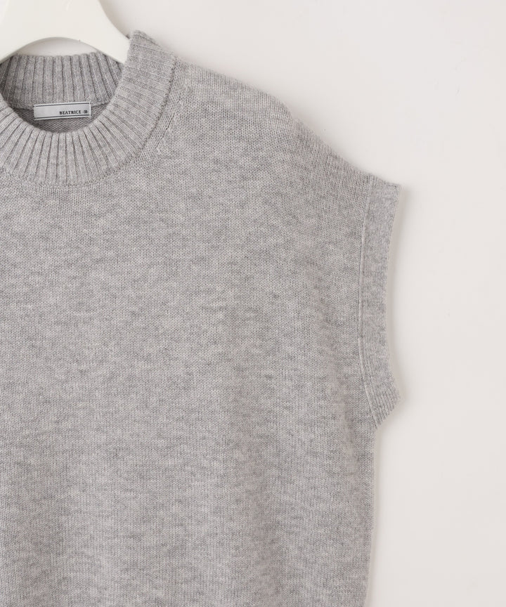 ウールカシミヤ裾ボタンベスト