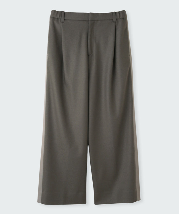 ラインデザインワイドパンツ