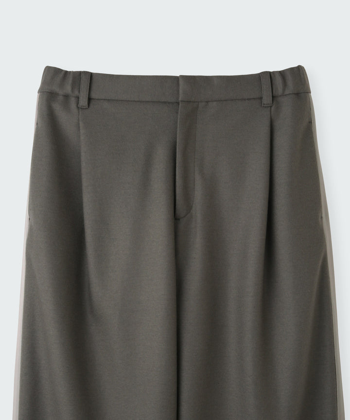 ラインデザインワイドパンツ