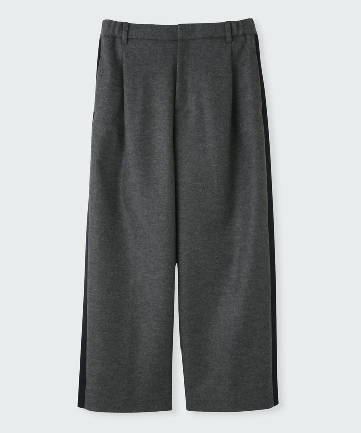 ラインデザインワイドパンツ