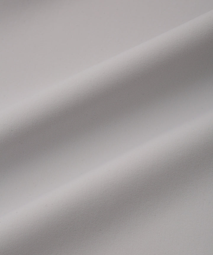 テーパードシルエットパンツ