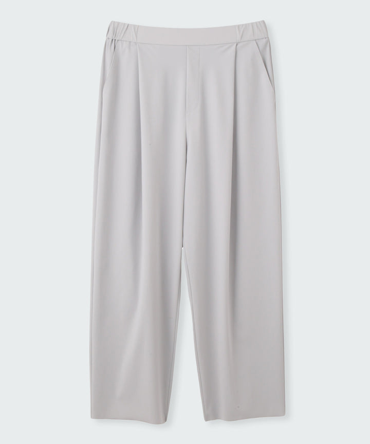 テーパードシルエットパンツ