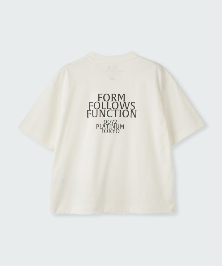 バックロゴプリントTシャツ