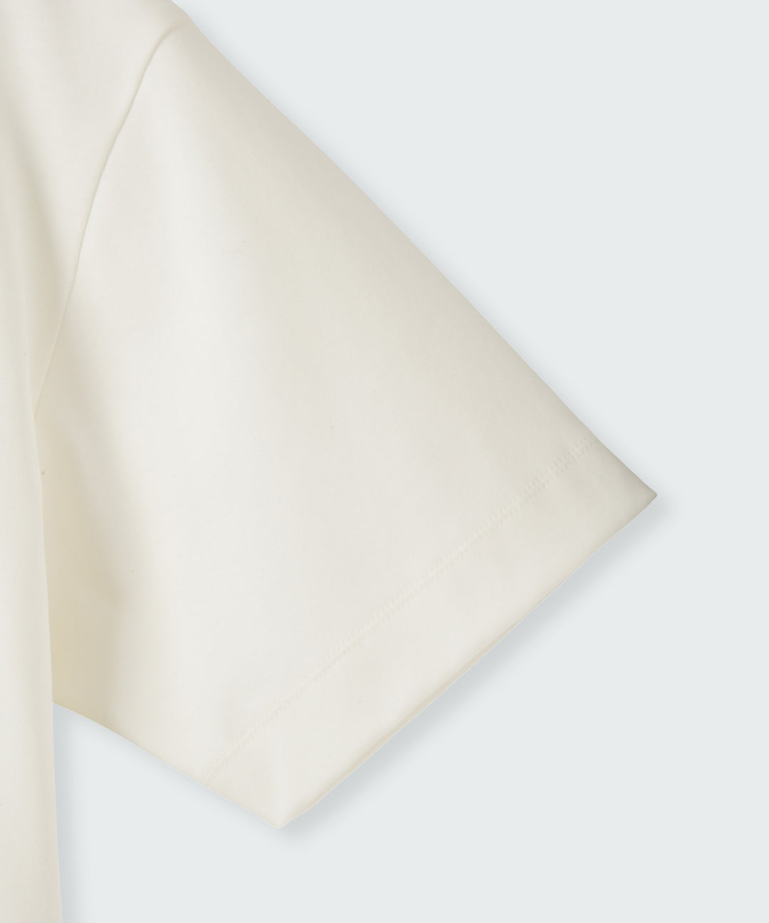 バックロゴプリントTシャツ