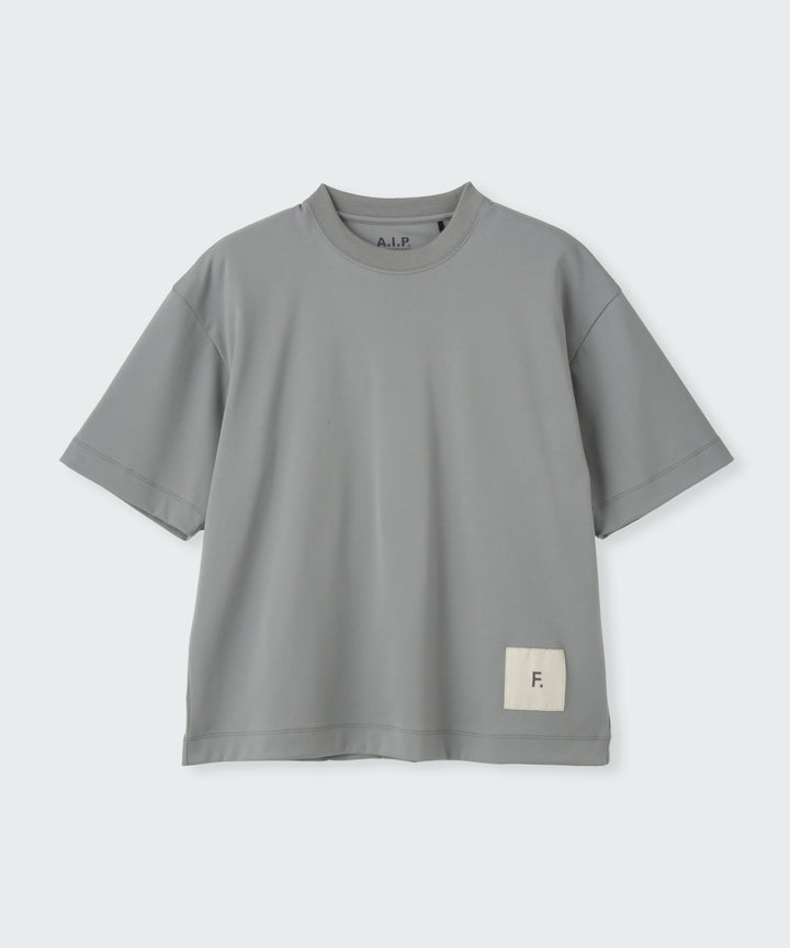 バックロゴプリントTシャツ