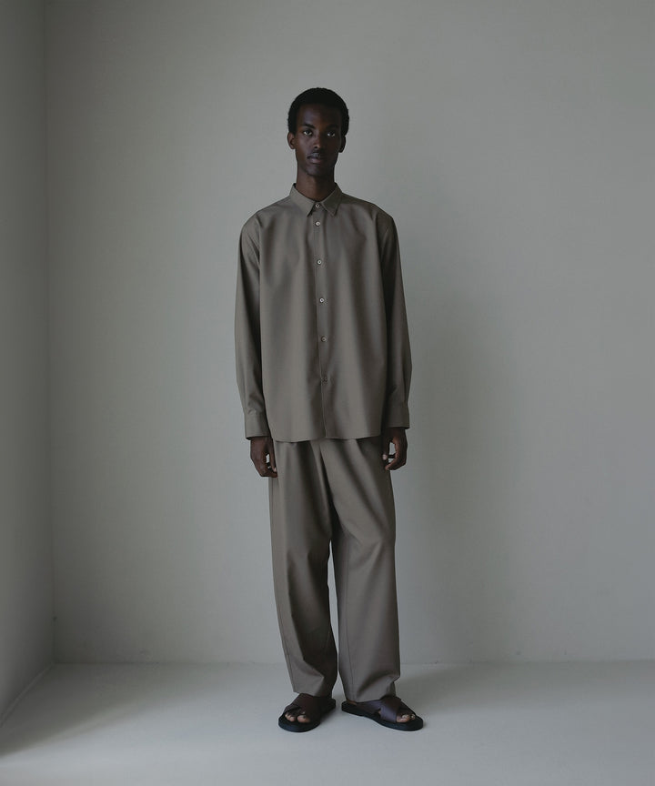 シンプルシャツ