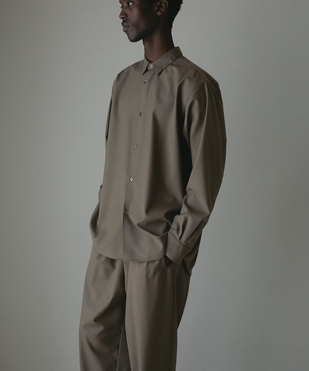 シンプルシャツ