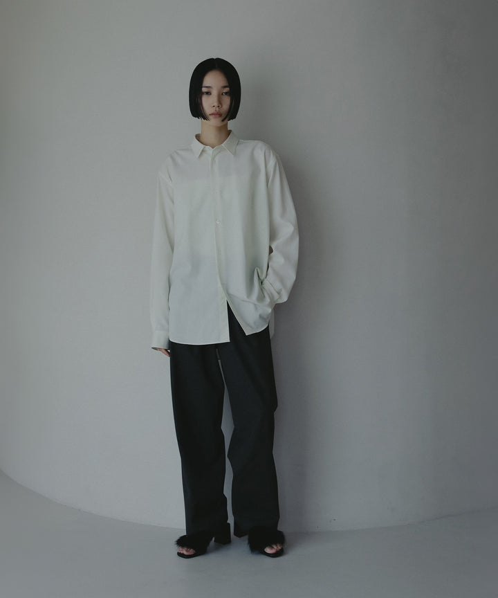 シンプルシャツ