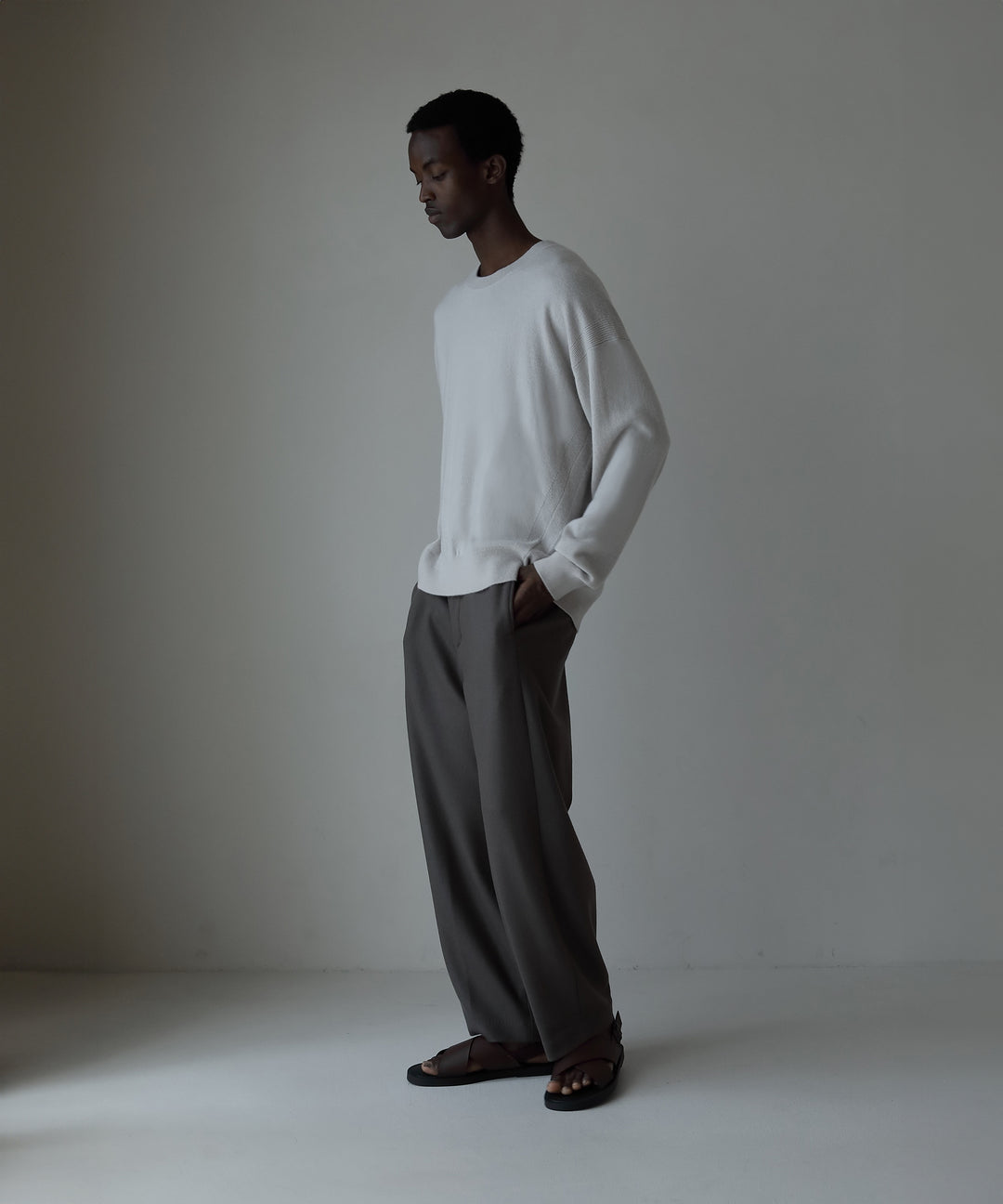 シンプルカシミヤニット