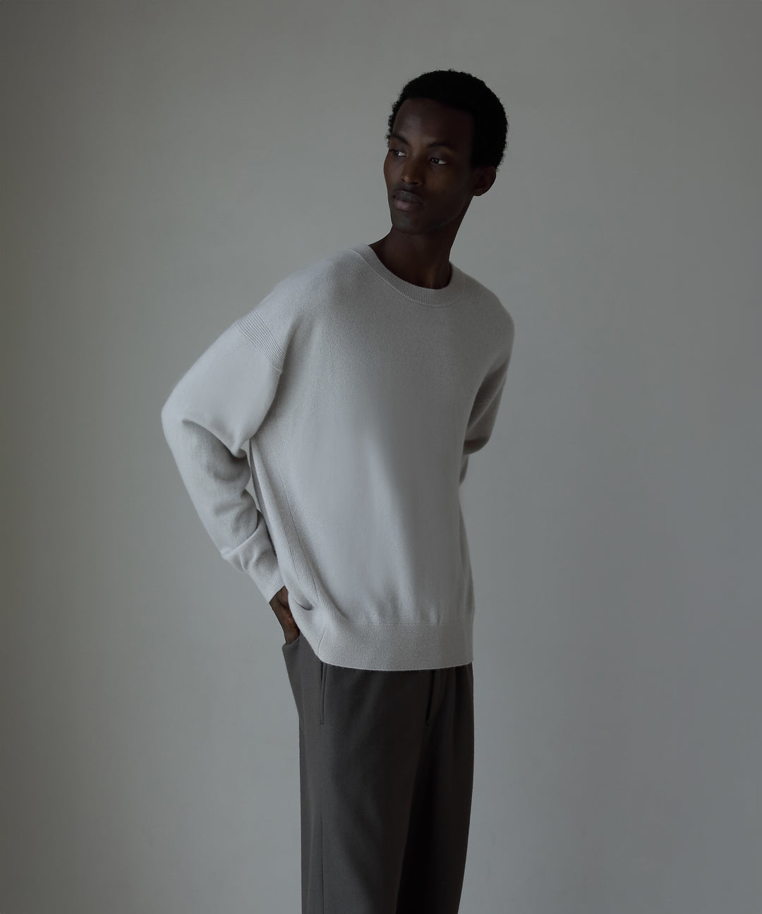 シンプルカシミヤニット