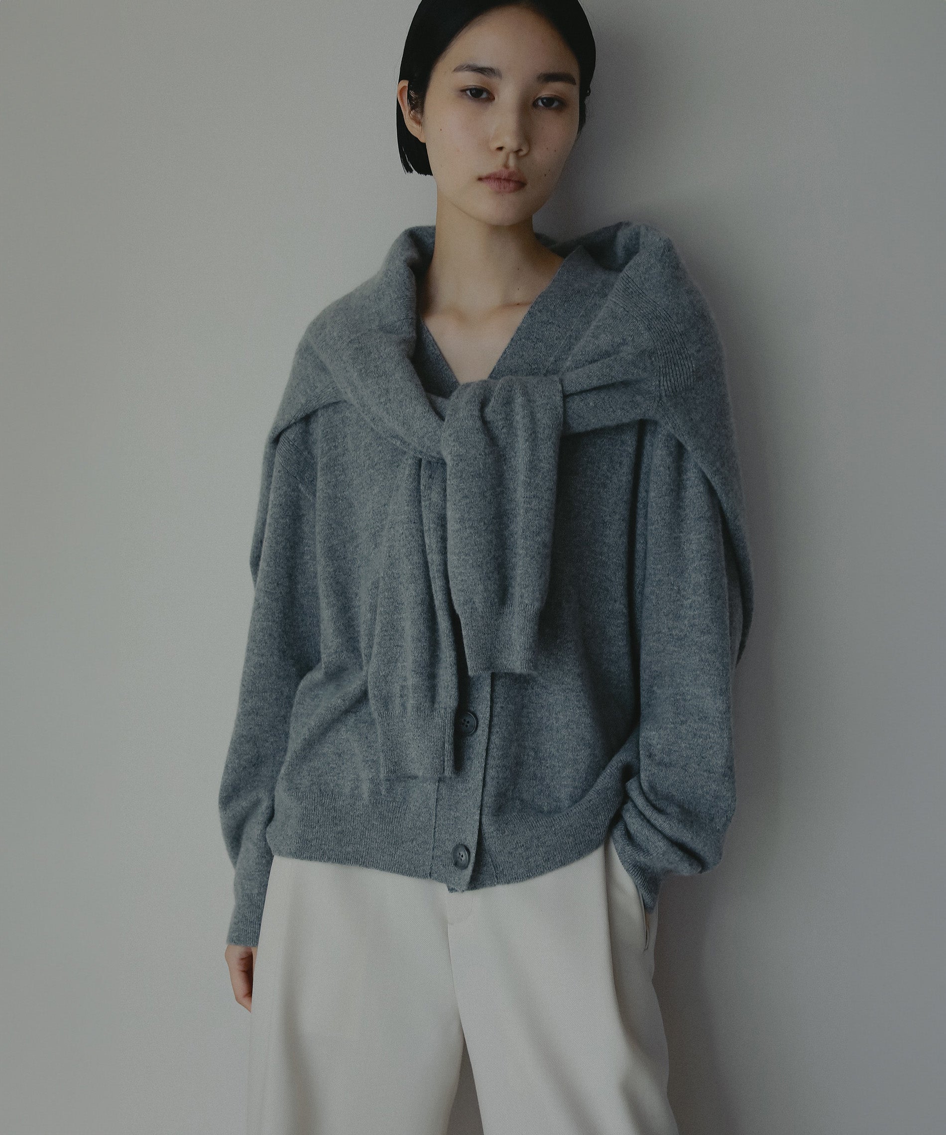 カシミヤVネックカーディガン – FACE SANS FARD