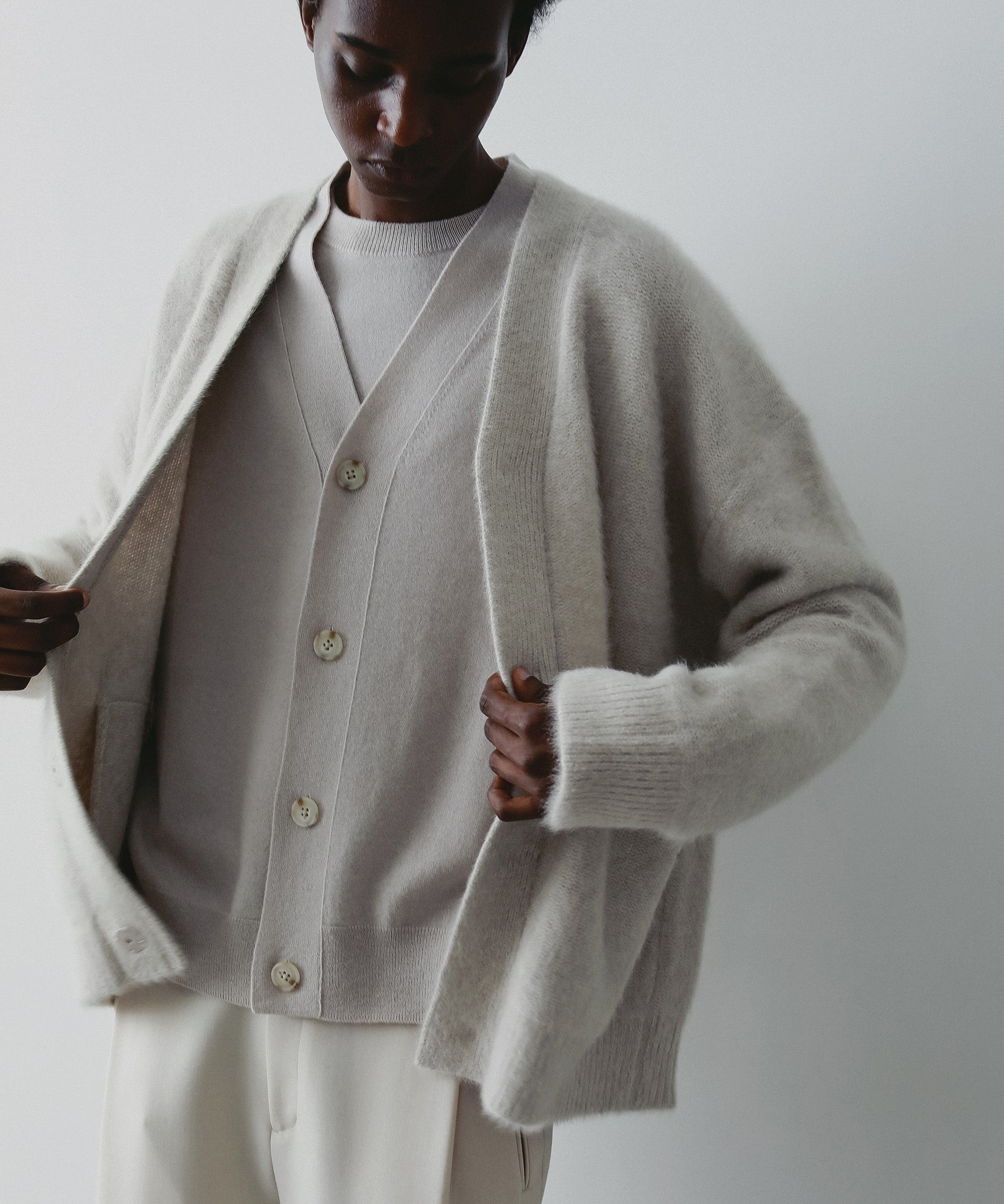 カシミヤVネックカーディガン – FACE SANS FARD