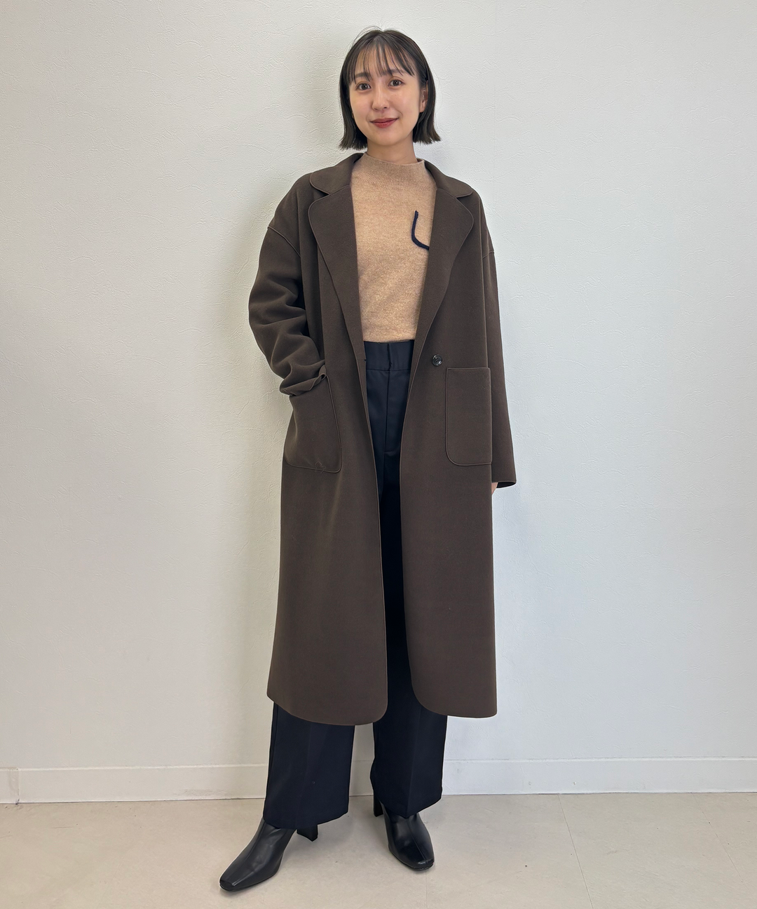 配色パイピングニット