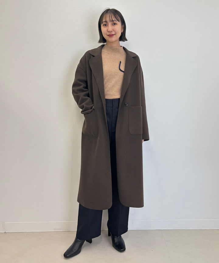配色パイピングニット