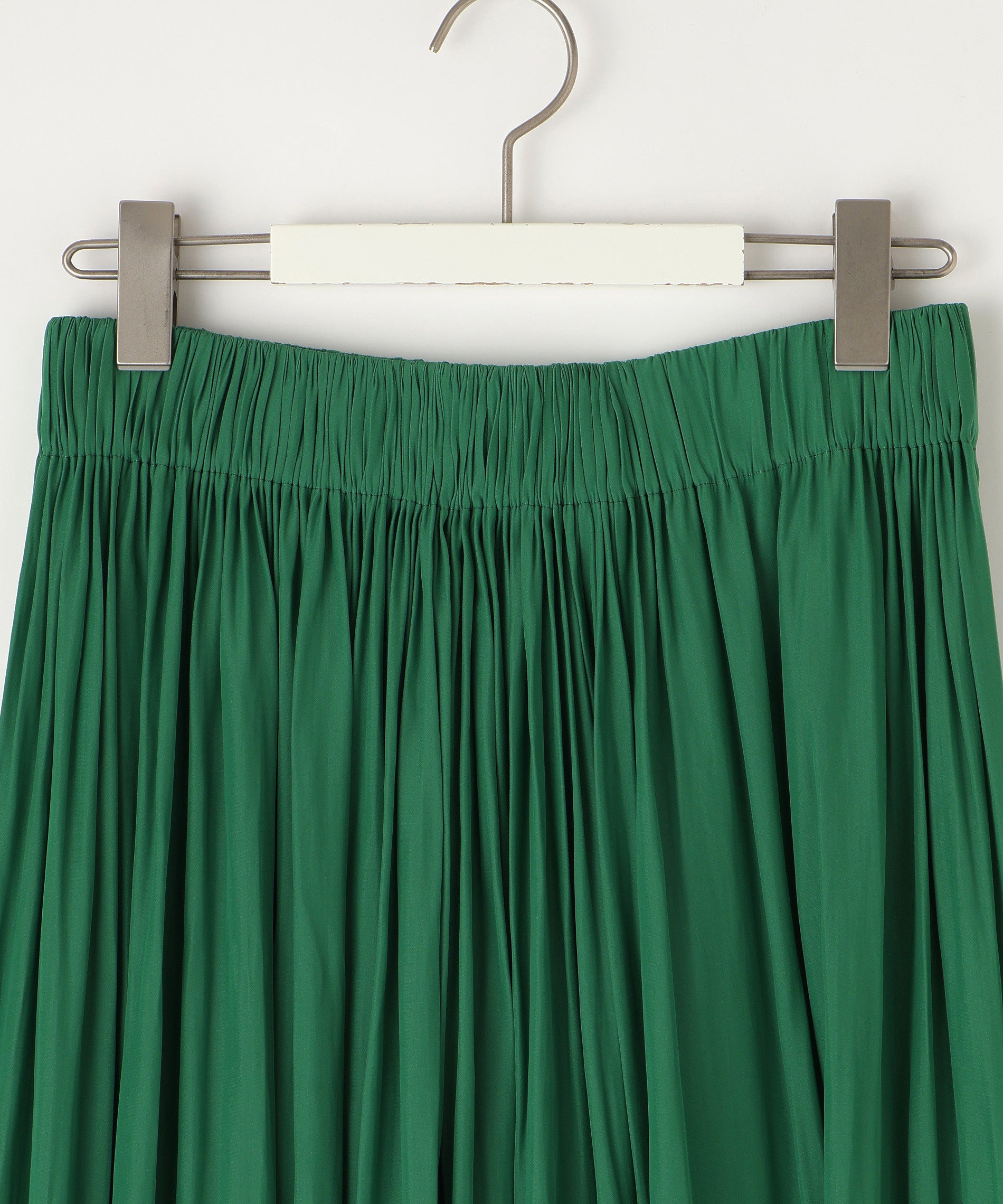 カッセンデシンスカート – FACE SANS FARD