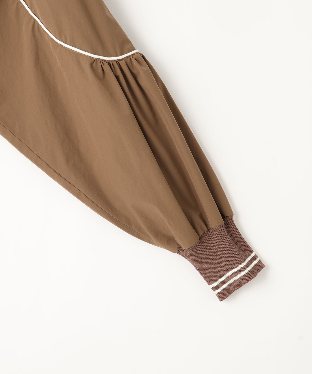 ラインリブトップス