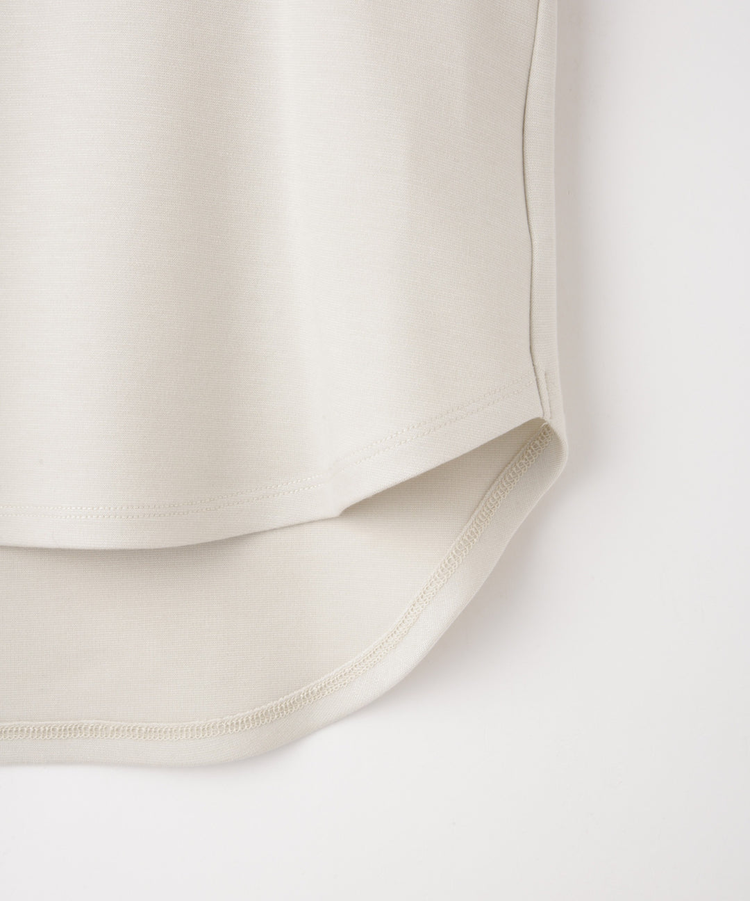 タフタスリーブストレッチポンチトップス