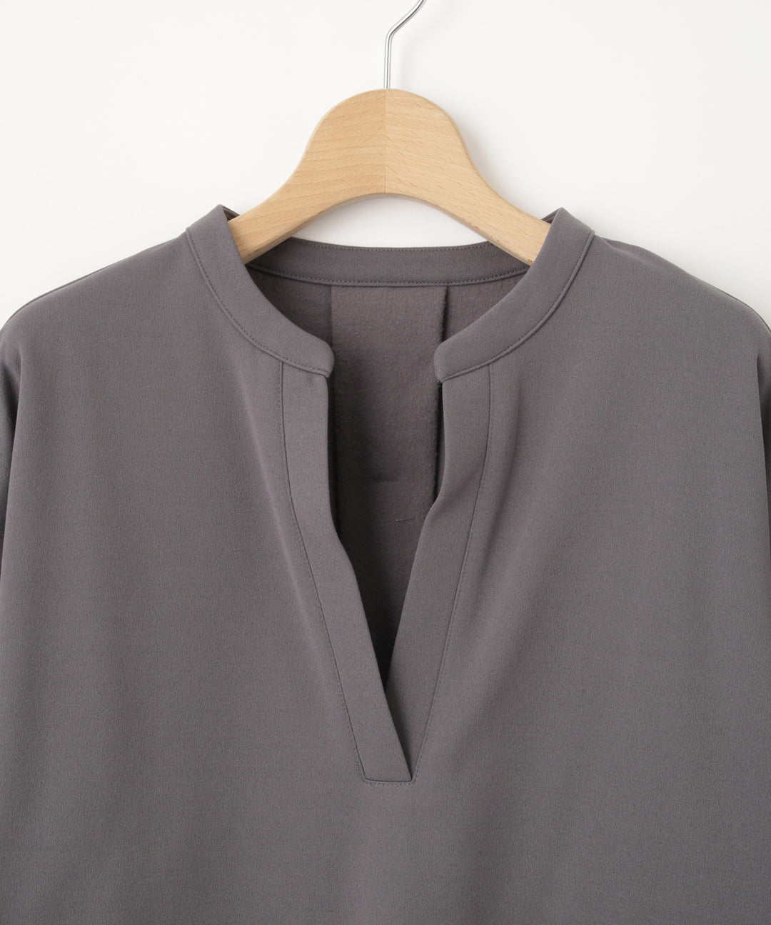 Vネックジャージープルオーバー