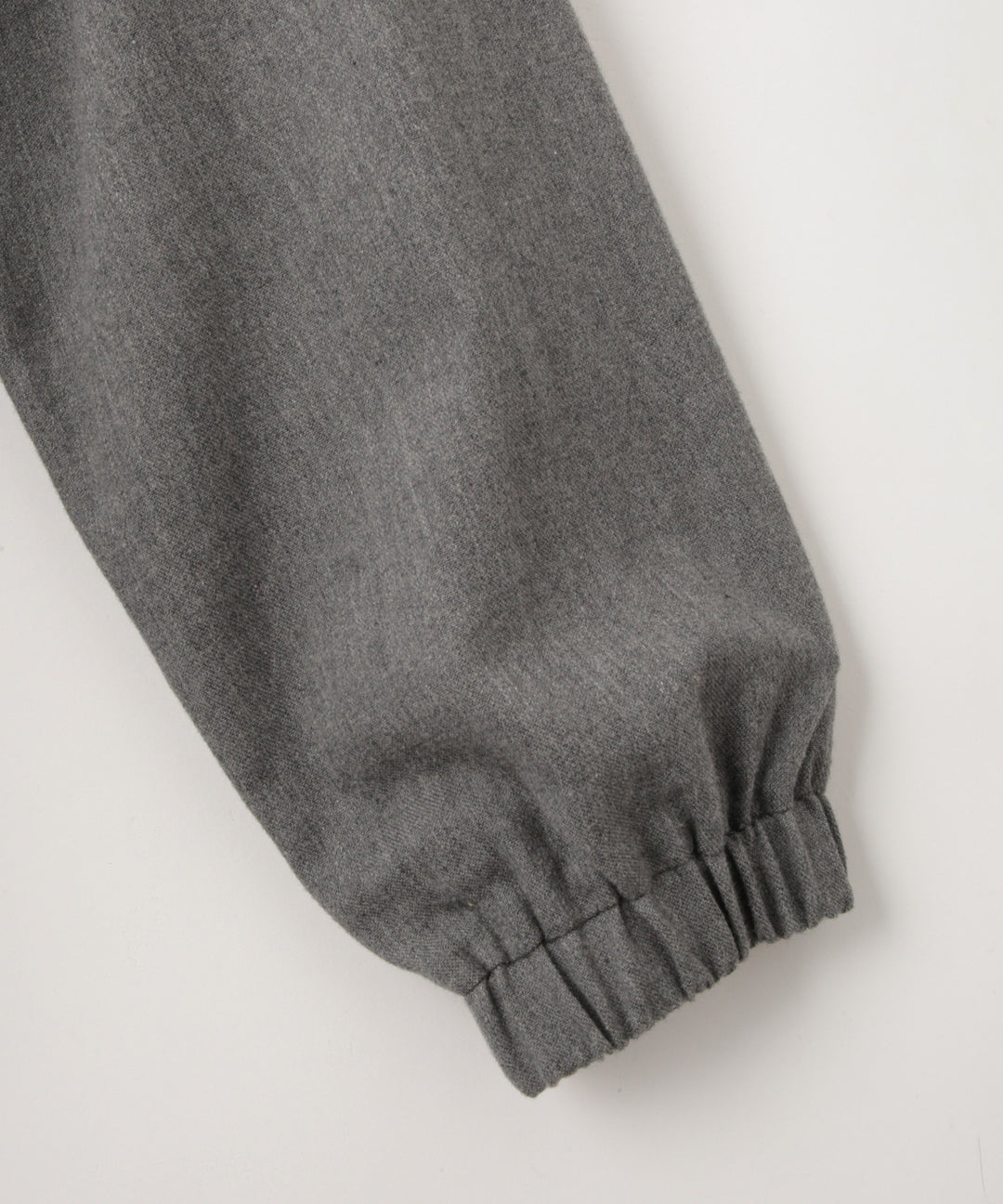 ギャザーバンドカラーブラウス