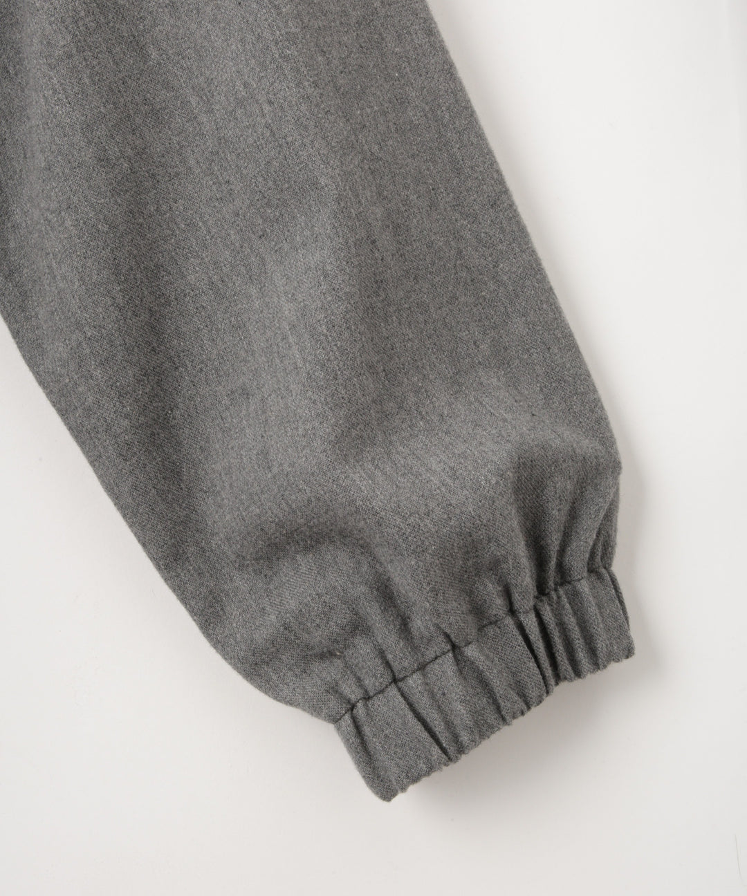 ギャザーバンドカラーブラウス