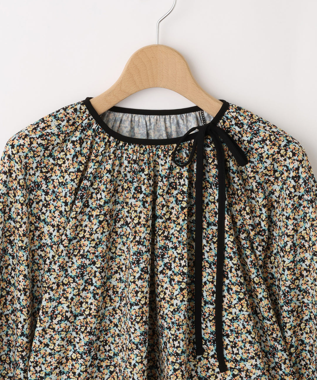 フラワープリントギャザーブラウス