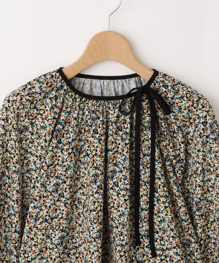 フラワープリントギャザーブラウス