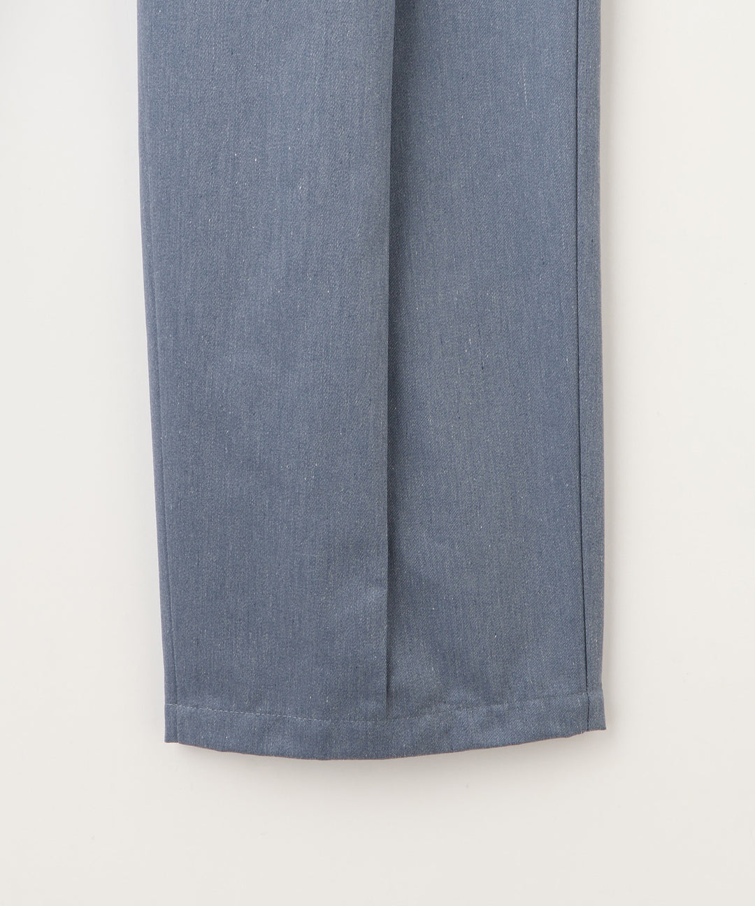 タックワイドテーパードパンツ