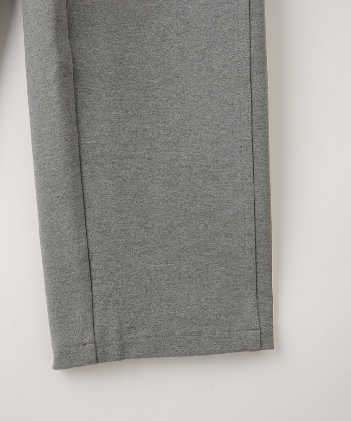 サイドライン入りトラックパンツ