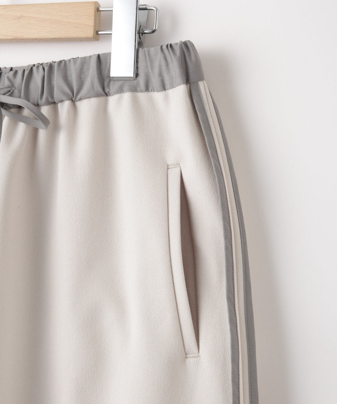 配色パイピングイージーパンツ