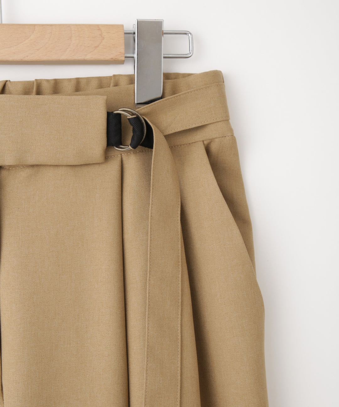 ツータックワイドテーパードパンツ