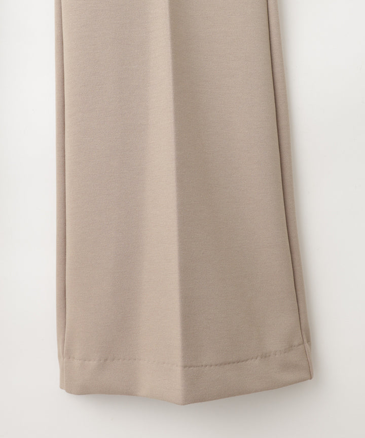 センタープレスフレアパンツ