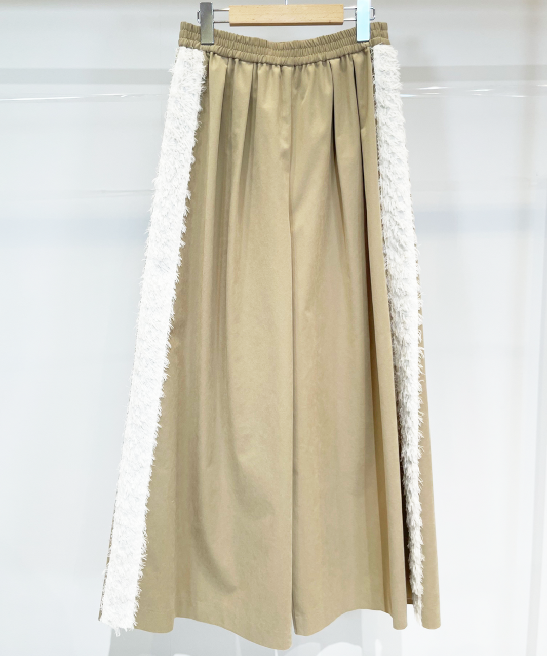 サイドラインパンツ