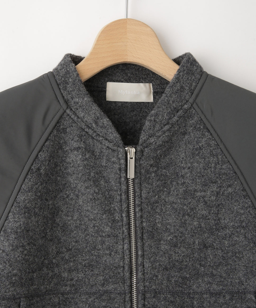 ブークレドッキンブルゾンジレ