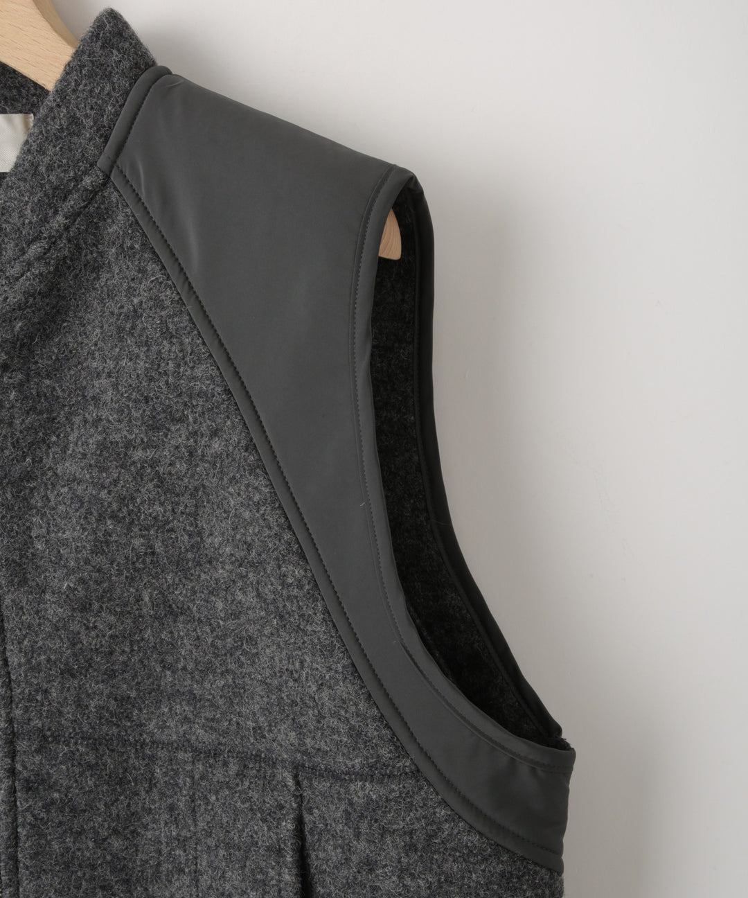 ブークレドッキンブルゾンジレ