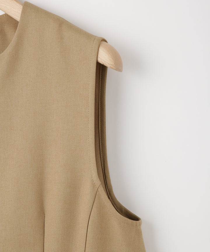 フロントボタンノースリーブジレ