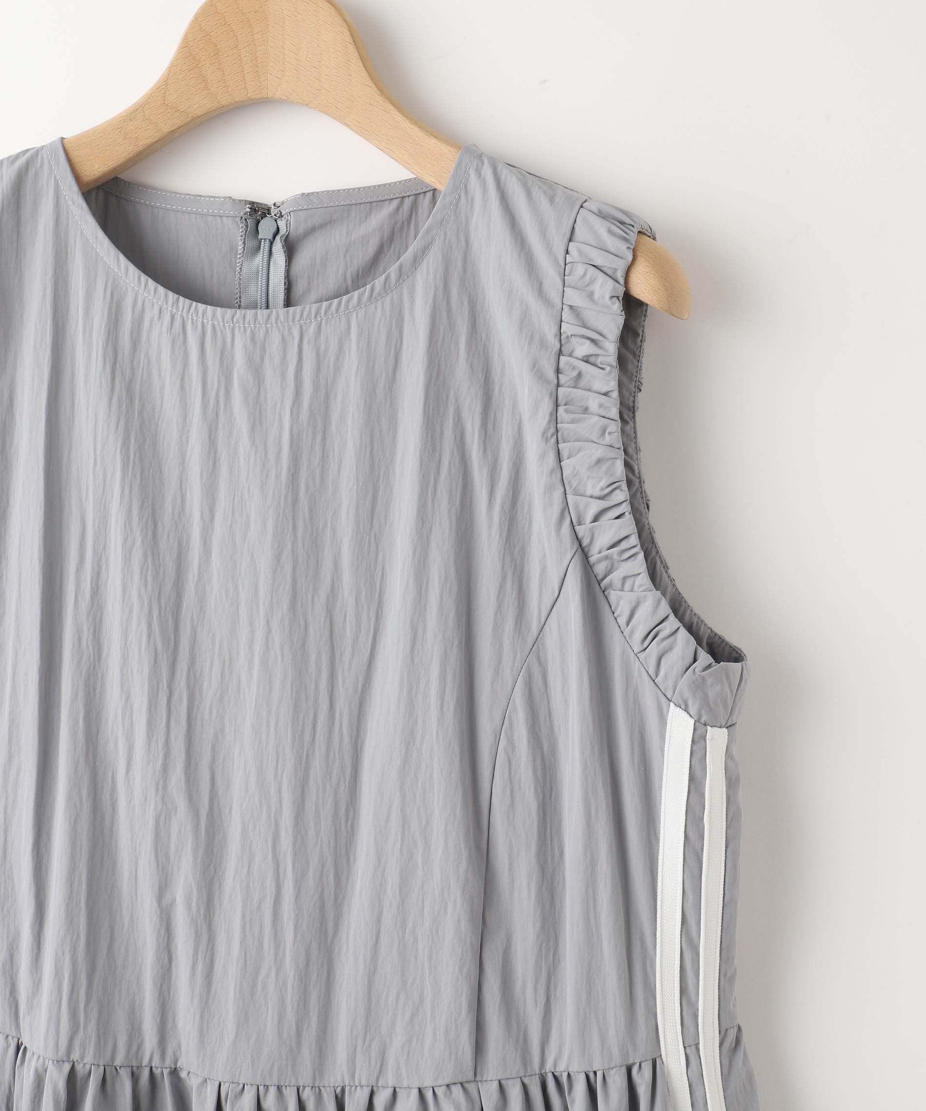 サイドラインノースリーブワンピース – FACE SANS FARD