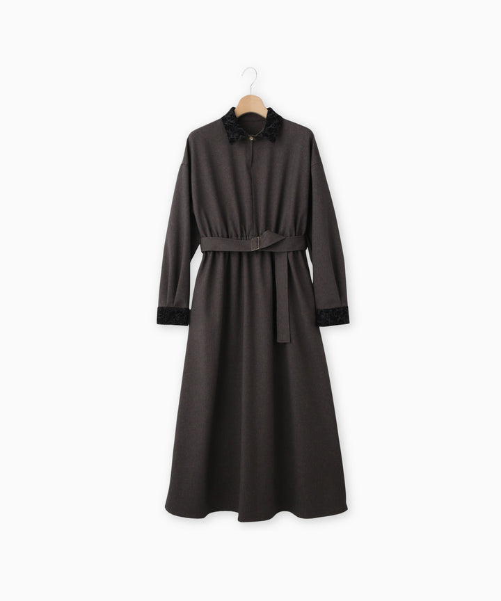 フロッキー襟フィット＆フレアワンピース